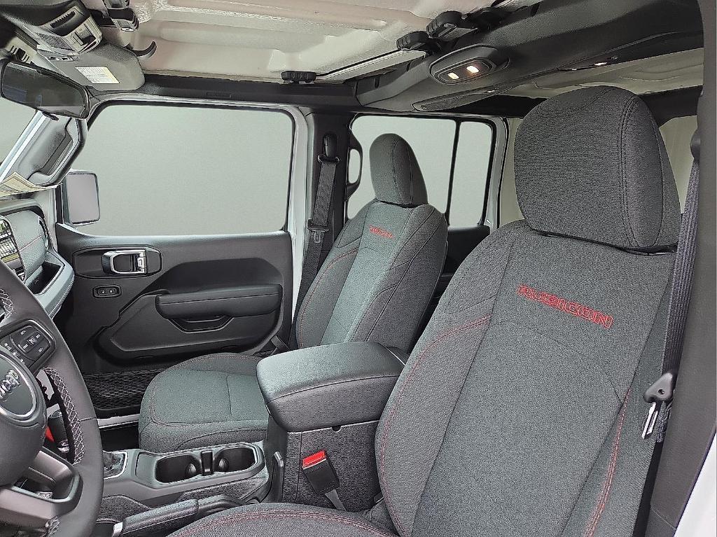 new 2025 Jeep Wrangler car, priced at $51,646