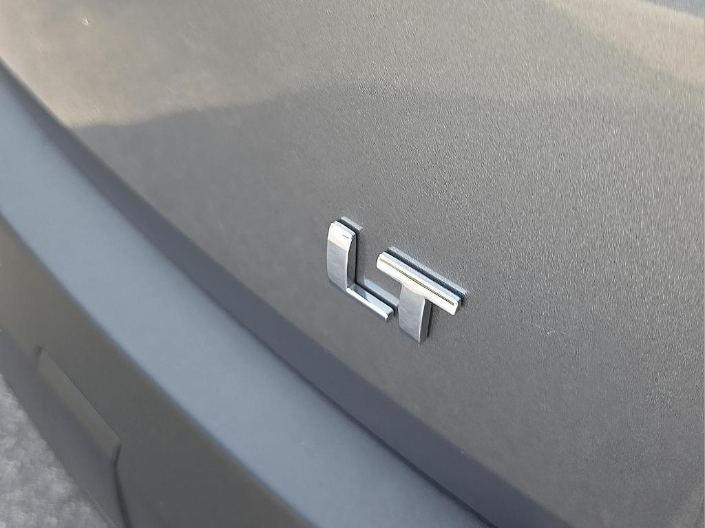 used 2020 Chevrolet Traverse car, priced at $24,656