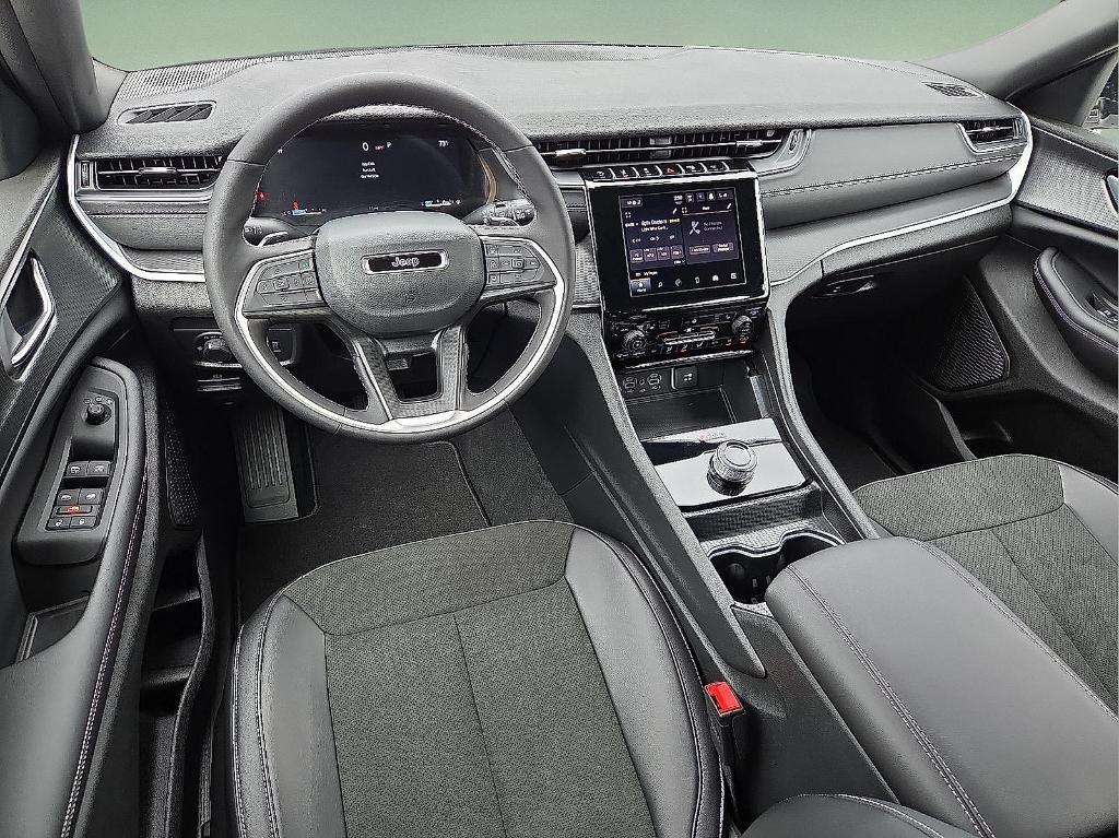 new 2025 Jeep Grand Cherokee L car, priced at $40,753