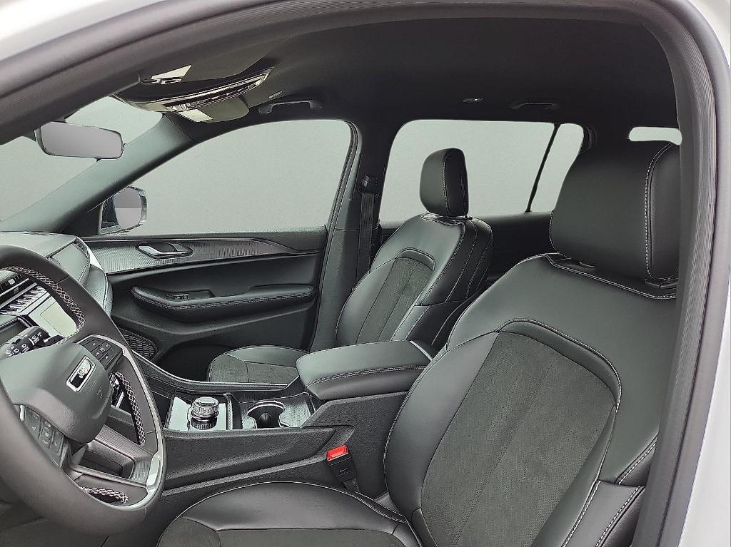 new 2025 Jeep Grand Cherokee L car, priced at $40,753