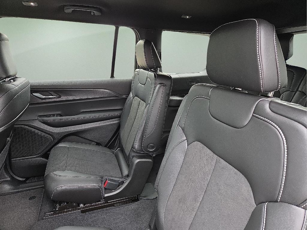 new 2025 Jeep Grand Cherokee L car, priced at $40,753