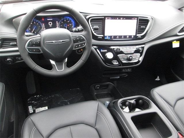 new 2025 Chrysler Pacifica car, priced at $42,401