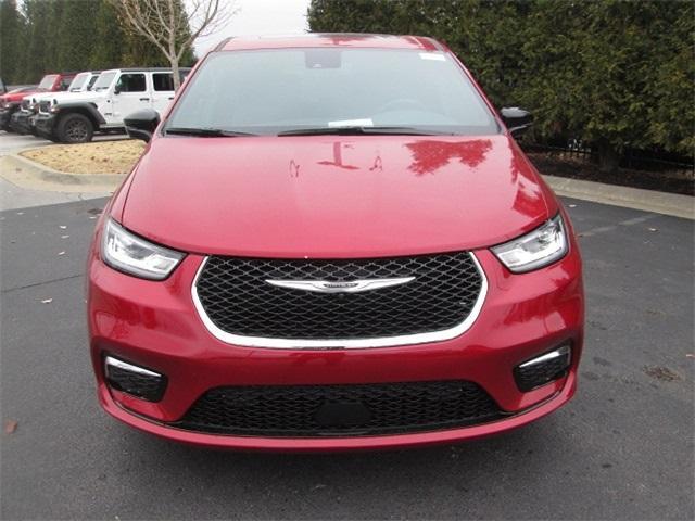 new 2025 Chrysler Pacifica car, priced at $42,401