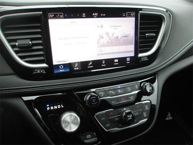 new 2025 Chrysler Pacifica car, priced at $42,401