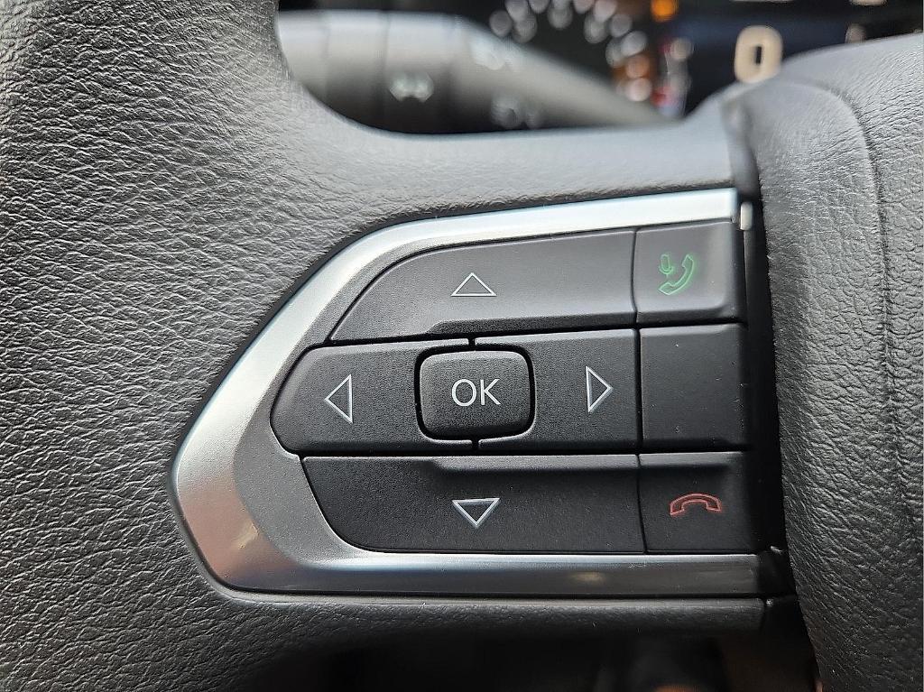 new 2025 Jeep Compass car, priced at $26,627