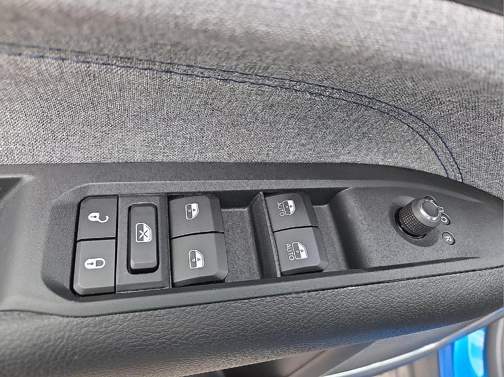 new 2025 Jeep Compass car, priced at $26,627