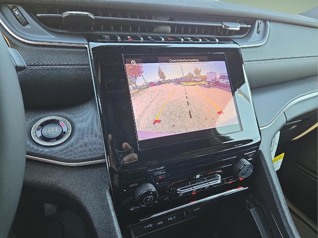 new 2025 Jeep Grand Cherokee car, priced at $38,041