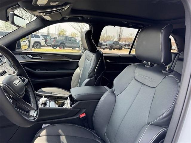 new 2025 Jeep Grand Cherokee car, priced at $56,005
