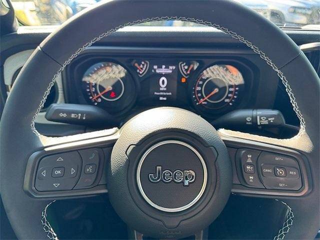 new 2025 Jeep Gladiator car, priced at $40,837