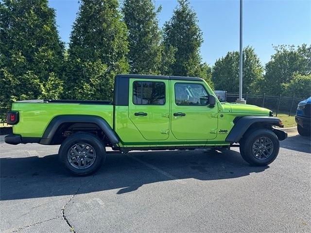 new 2025 Jeep Gladiator car, priced at $40,837