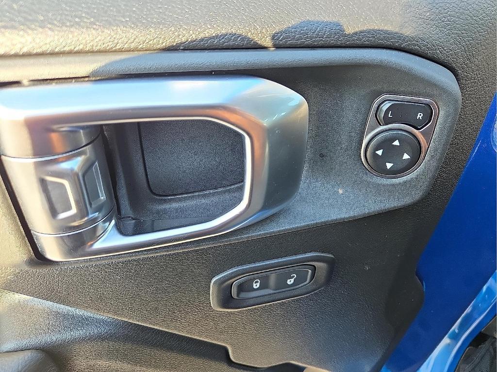 new 2025 Jeep Wrangler car, priced at $53,510