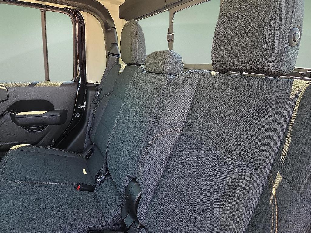 new 2025 Jeep Gladiator car, priced at $43,632