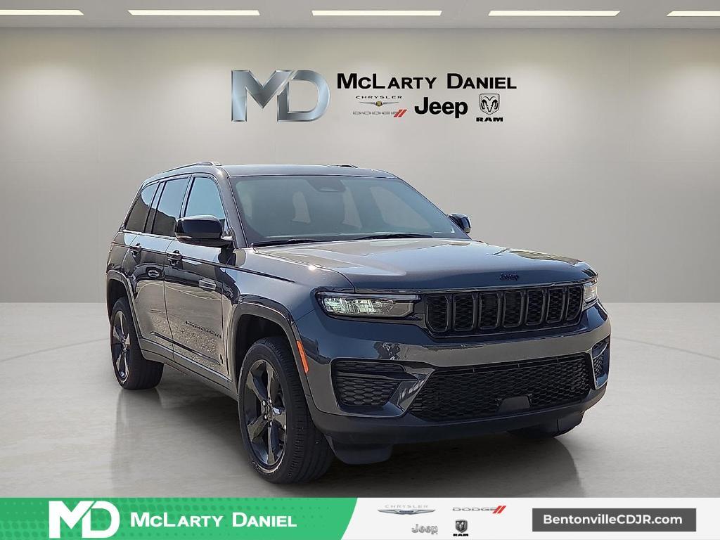 new 2025 Jeep Grand Cherokee car, priced at $43,170