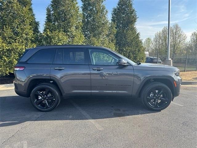 new 2025 Jeep Grand Cherokee car, priced at $40,216