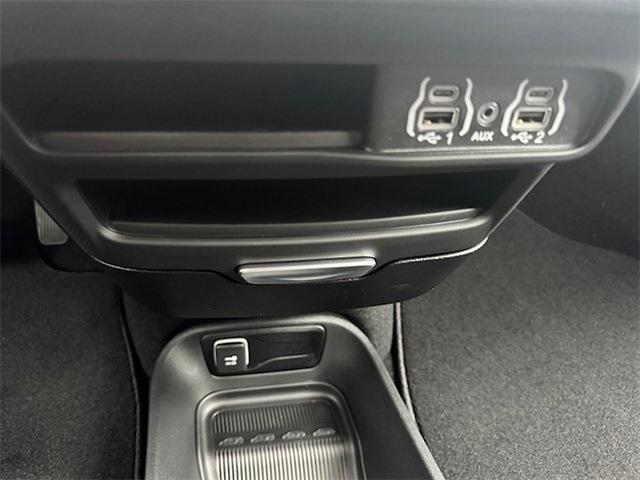 new 2025 Chrysler Pacifica car, priced at $45,057
