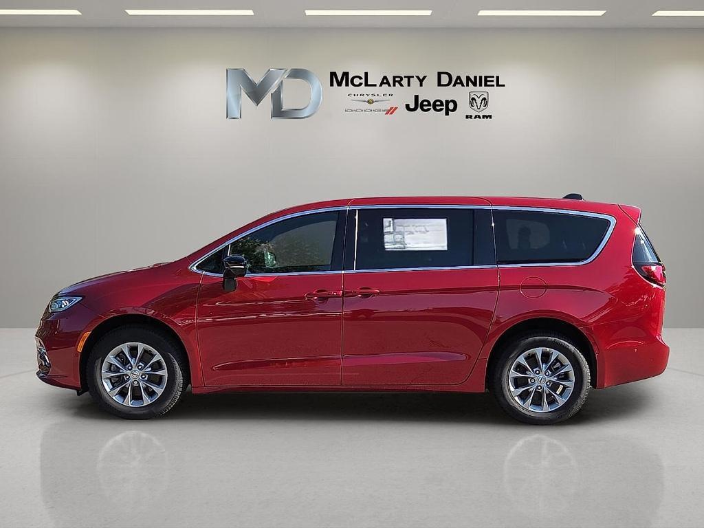 new 2025 Chrysler Pacifica car, priced at $42,737