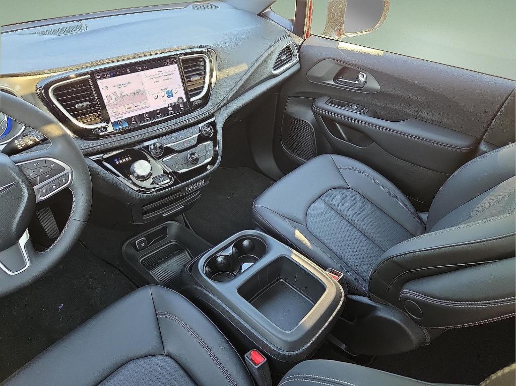 new 2025 Chrysler Pacifica car, priced at $42,737