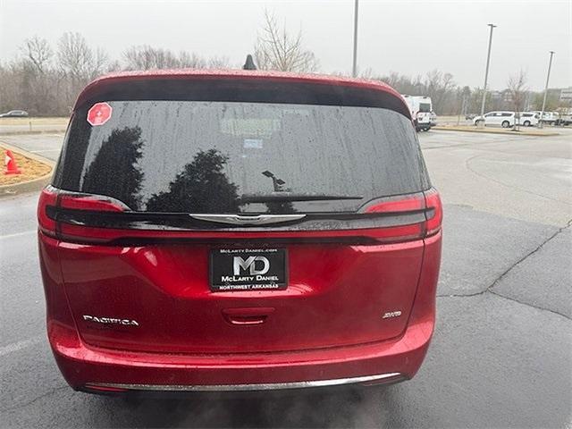 new 2025 Chrysler Pacifica car, priced at $45,057