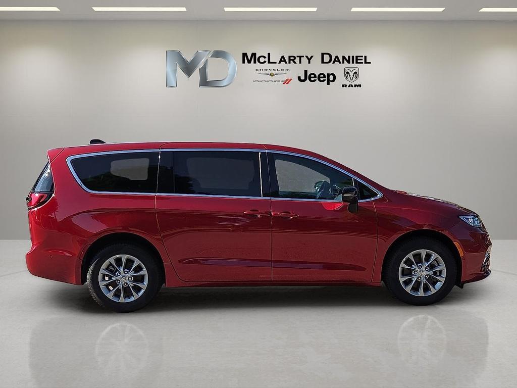 new 2025 Chrysler Pacifica car, priced at $42,737