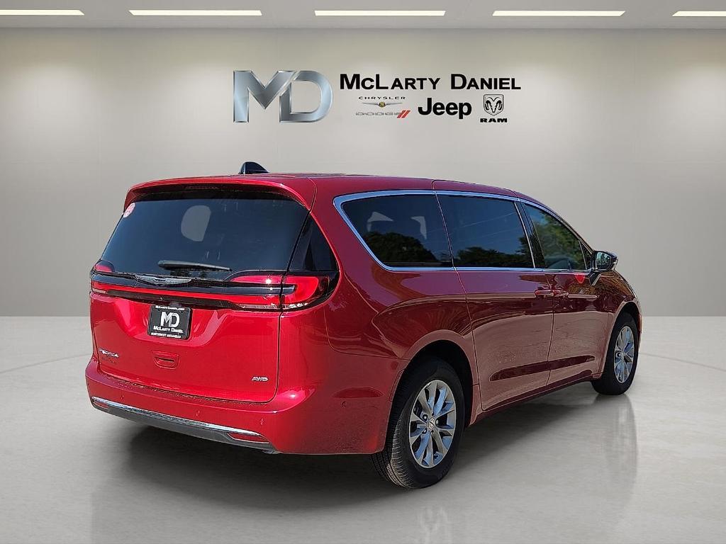 new 2025 Chrysler Pacifica car, priced at $42,737