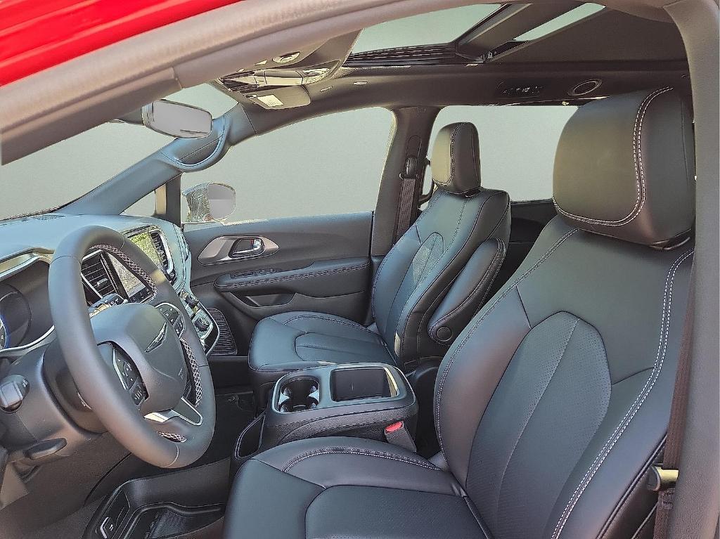 new 2025 Chrysler Pacifica car, priced at $42,737
