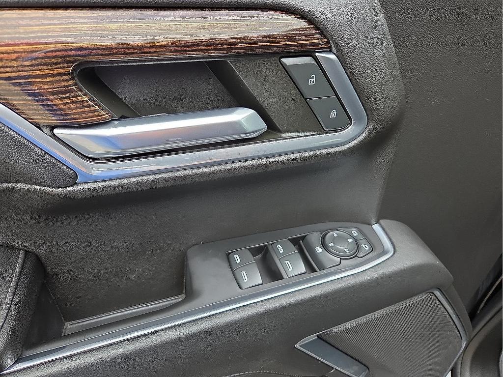 used 2023 GMC Sierra 1500 car, priced at $40,227