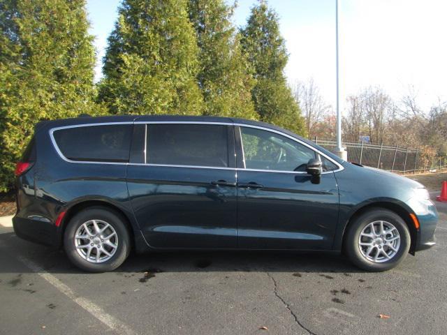 new 2025 Chrysler Pacifica car, priced at $42,661