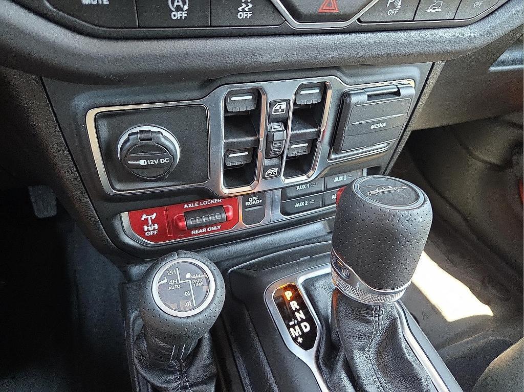new 2025 Jeep Gladiator car, priced at $53,189