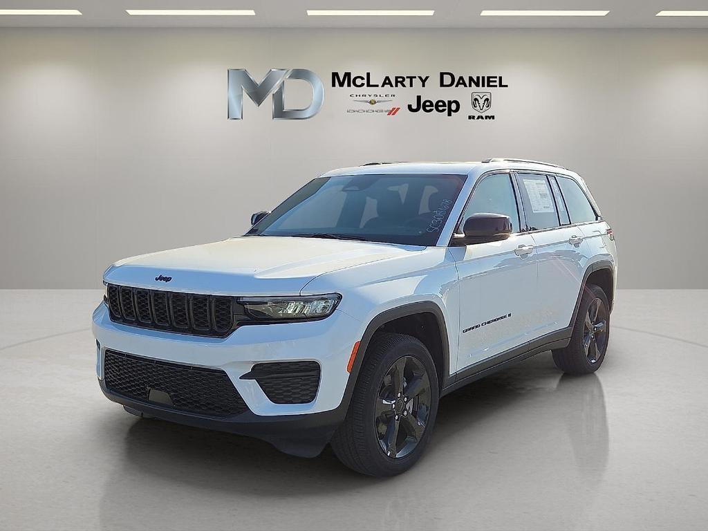 new 2025 Jeep Grand Cherokee car, priced at $42,439