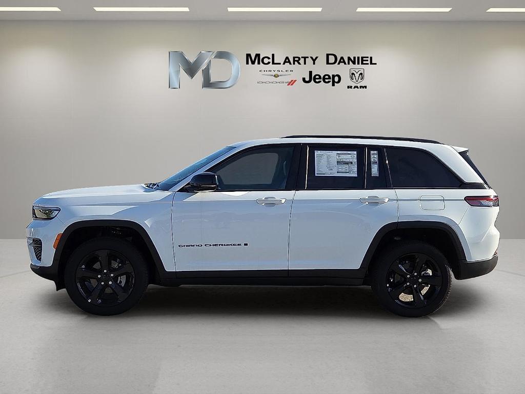 new 2025 Jeep Grand Cherokee car, priced at $42,439