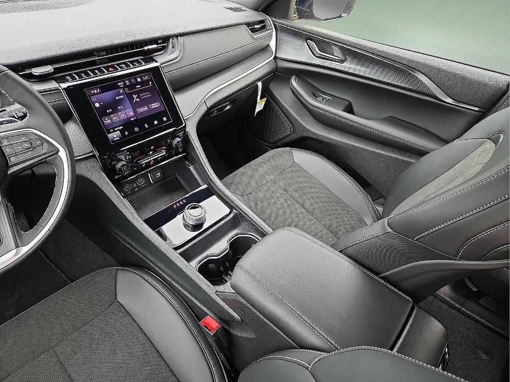 new 2025 Jeep Grand Cherokee L car, priced at $42,253
