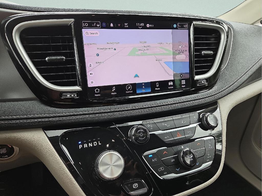 used 2022 Chrysler Pacifica Hybrid car, priced at $25,350