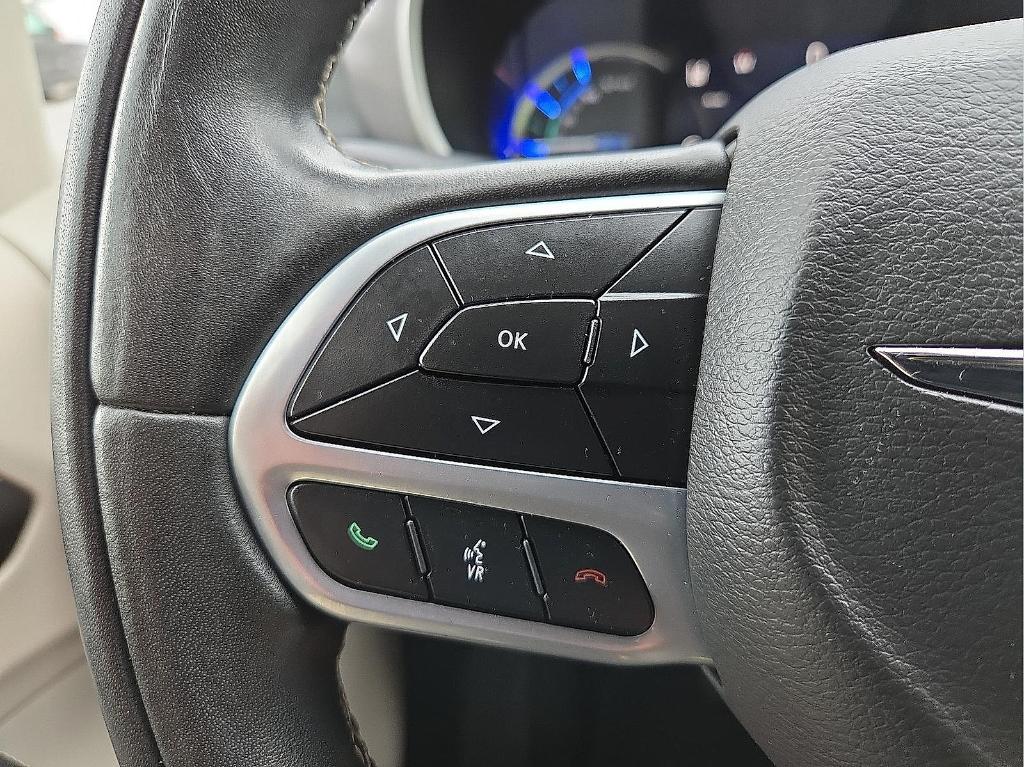 used 2022 Chrysler Pacifica Hybrid car, priced at $25,350