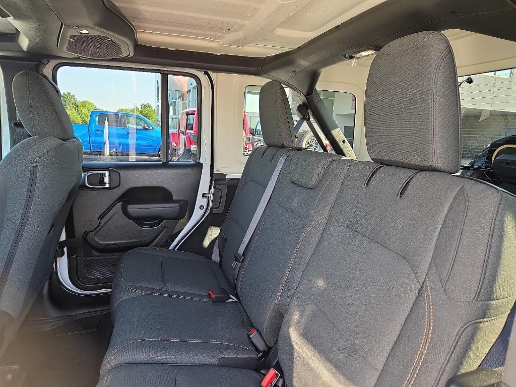 new 2025 Jeep Wrangler car, priced at $50,578