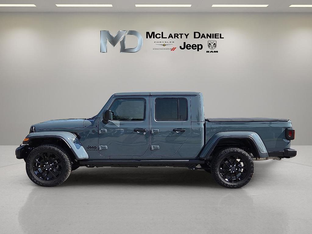 new 2025 Jeep Gladiator car, priced at $39,858