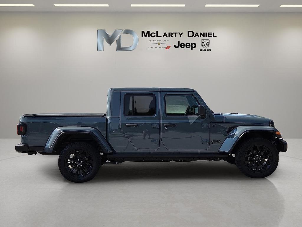 new 2025 Jeep Gladiator car, priced at $39,858