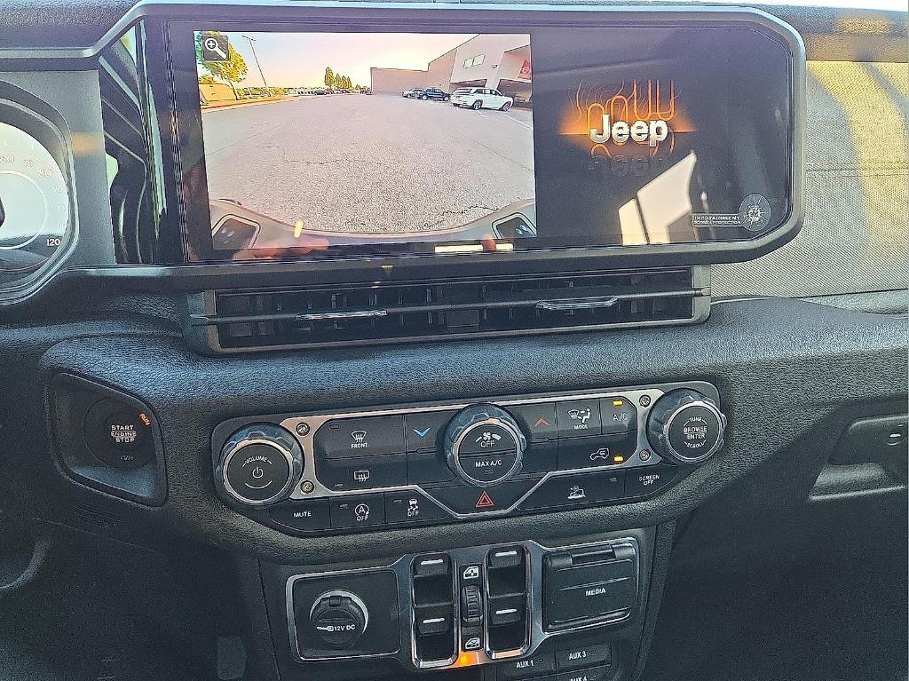 new 2025 Jeep Gladiator car, priced at $37,578