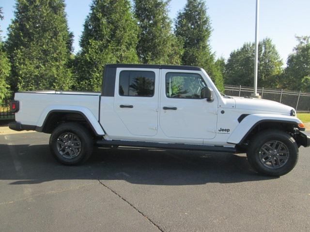 new 2024 Jeep Gladiator car, priced at $46,786