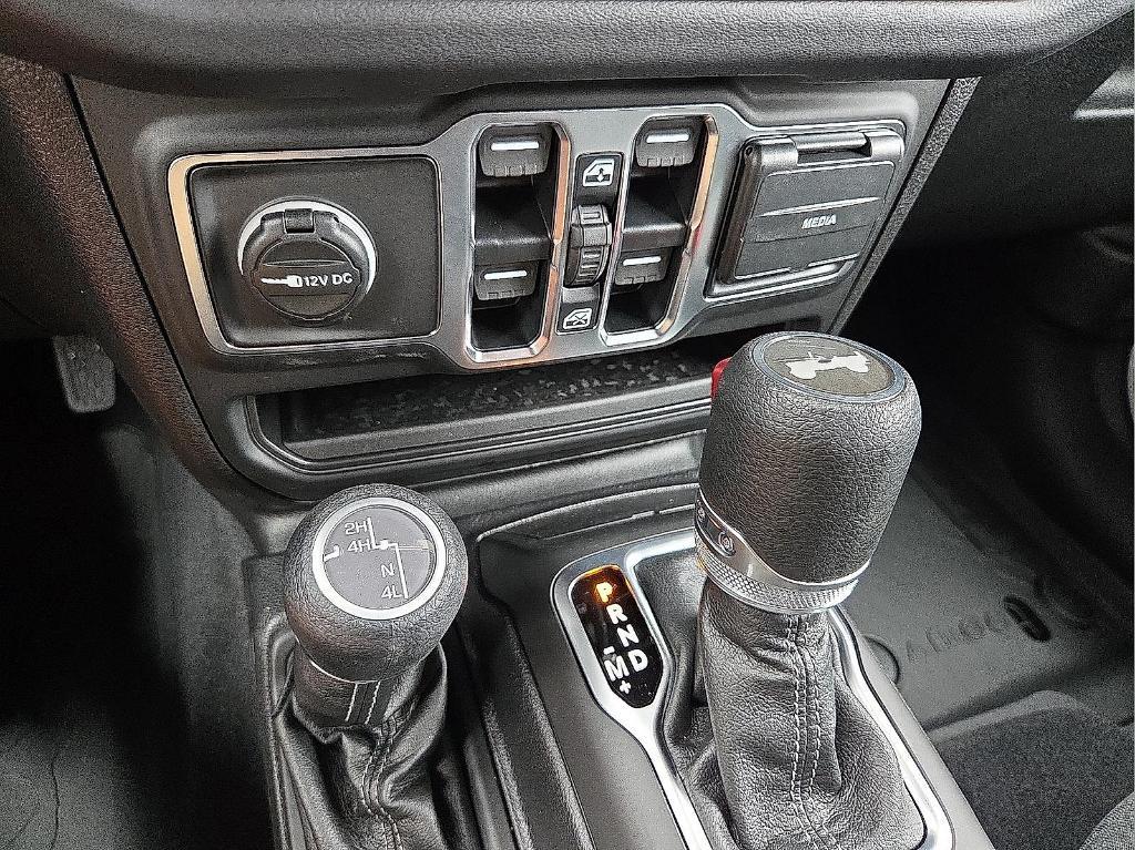 new 2025 Jeep Wrangler car, priced at $52,154