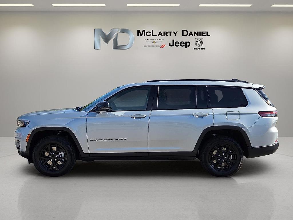 new 2025 Jeep Grand Cherokee L car, priced at $42,253