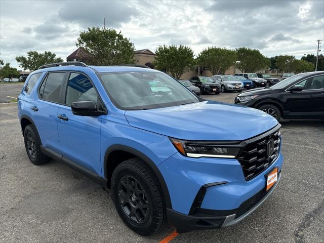 new 2025 Honda Pilot car, priced at $47,995