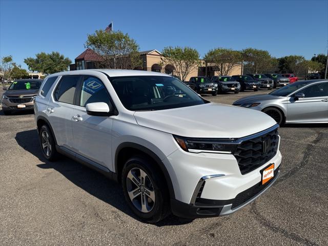 new 2025 Honda Pilot car, priced at $44,995