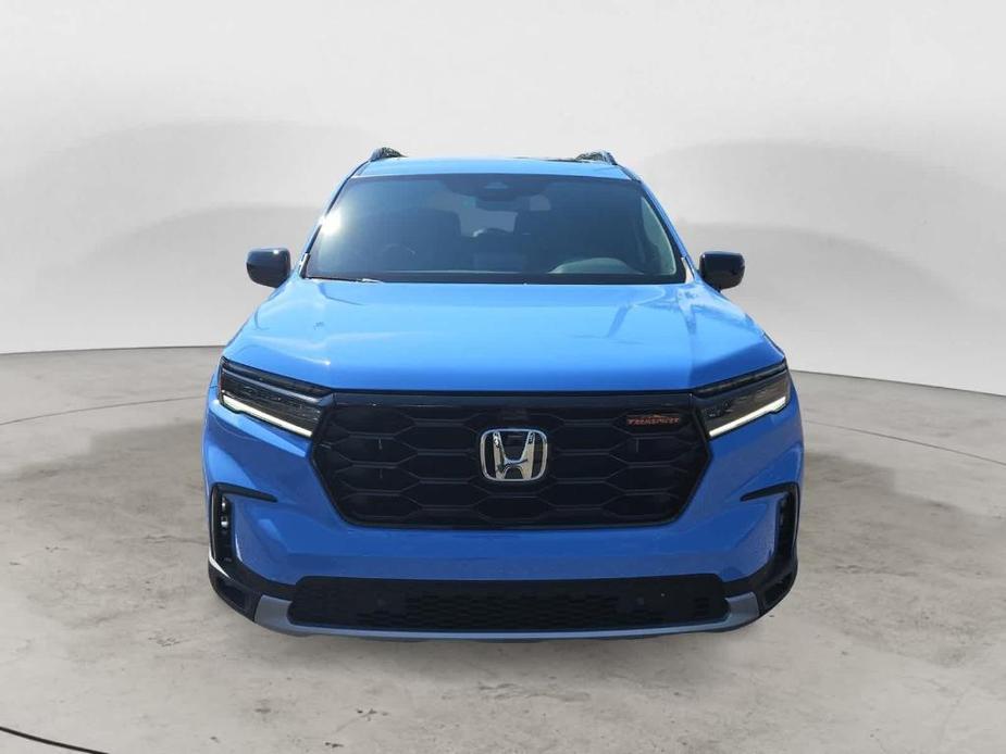 new 2025 Honda Pilot car, priced at $48,672