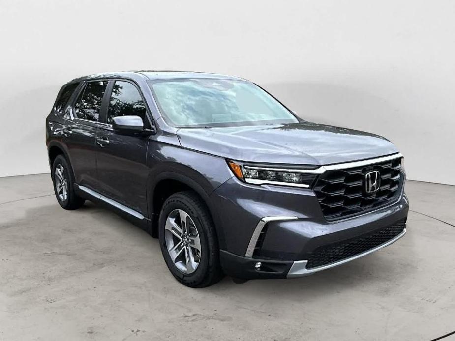 new 2025 Honda Pilot car, priced at $43,867