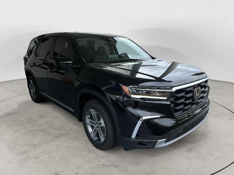 new 2025 Honda Pilot car, priced at $44,597