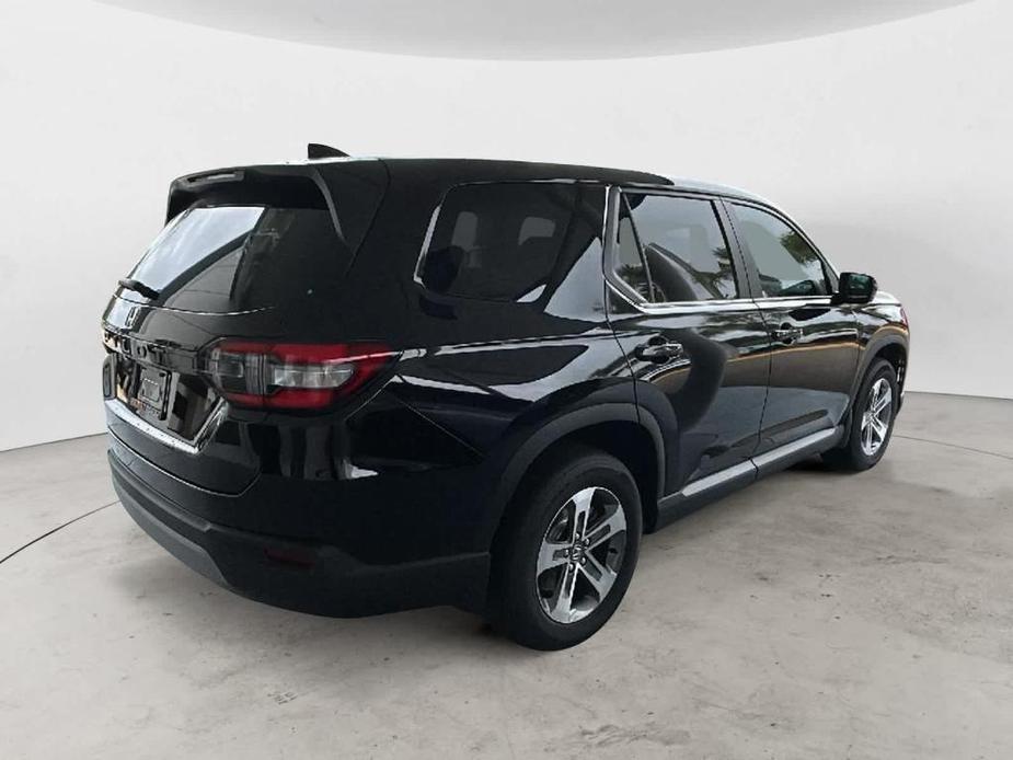 new 2025 Honda Pilot car, priced at $44,597