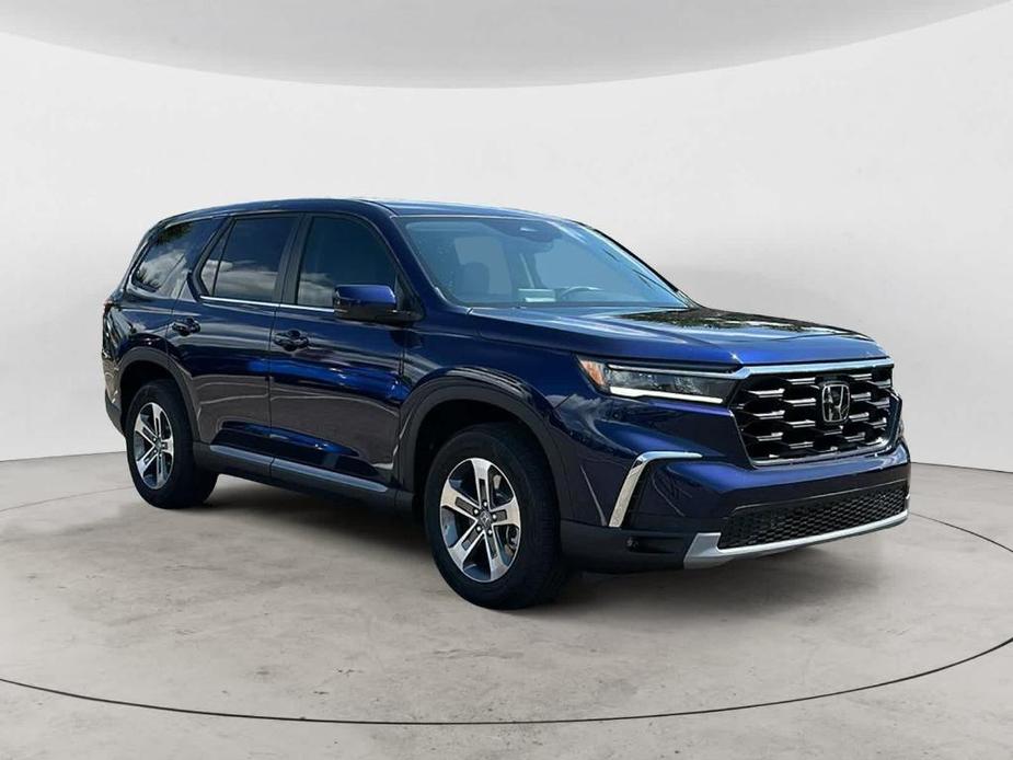 new 2025 Honda Pilot car, priced at $41,767