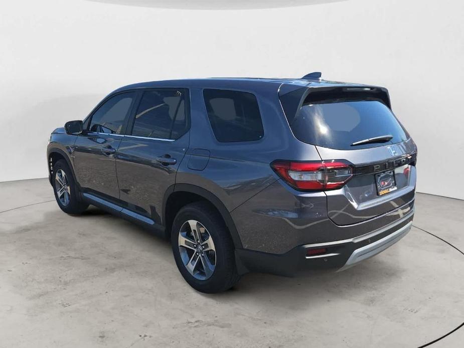 new 2025 Honda Pilot car, priced at $42,497