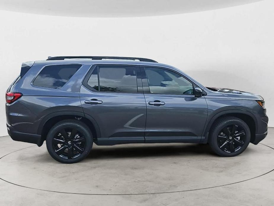 new 2025 Honda Pilot car, priced at $51,499