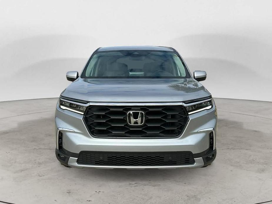 new 2025 Honda Pilot car, priced at $41,767